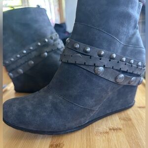 Women’s Wedge Ankle Booties Size 11